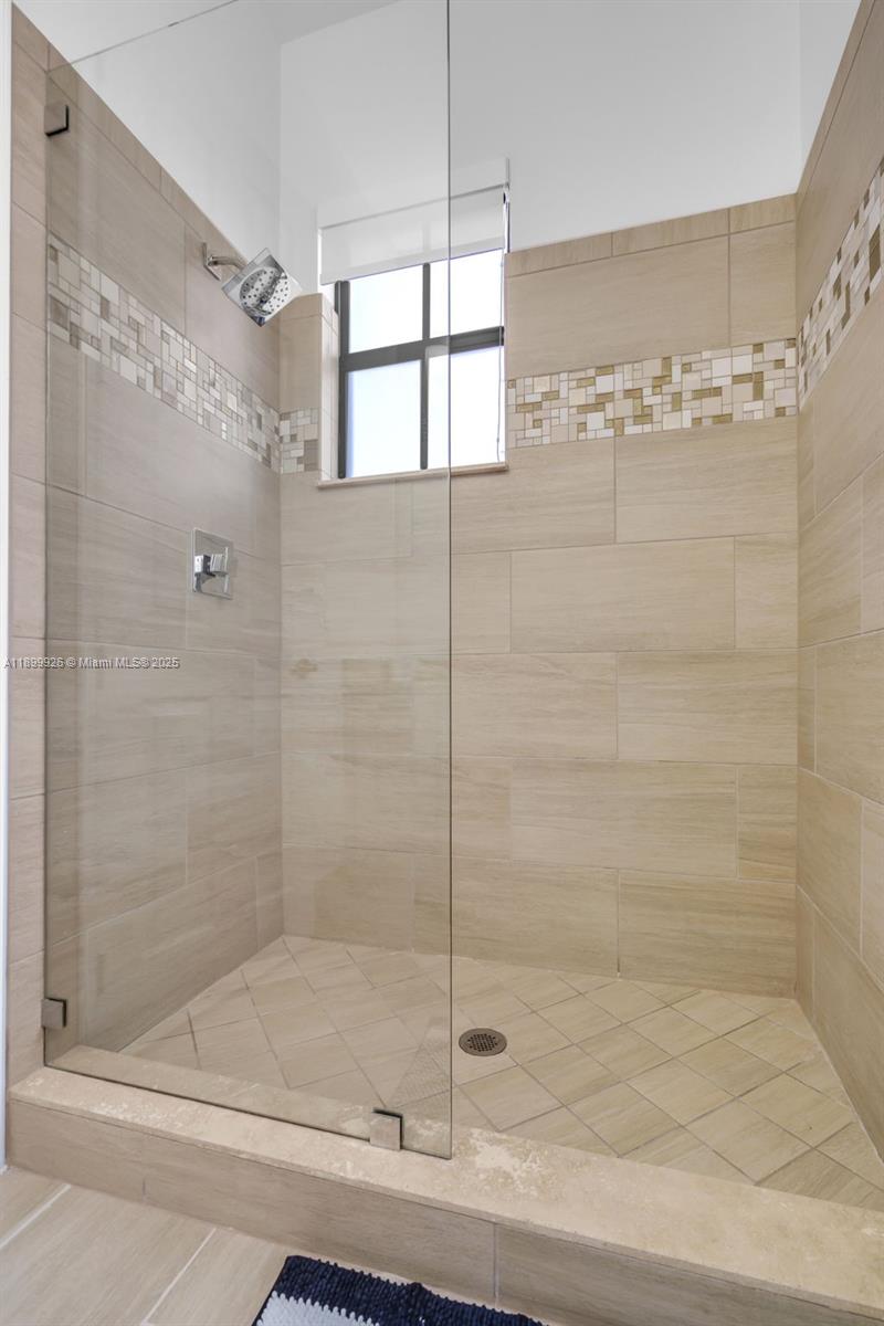 8449 NW 51st Ter, Doral