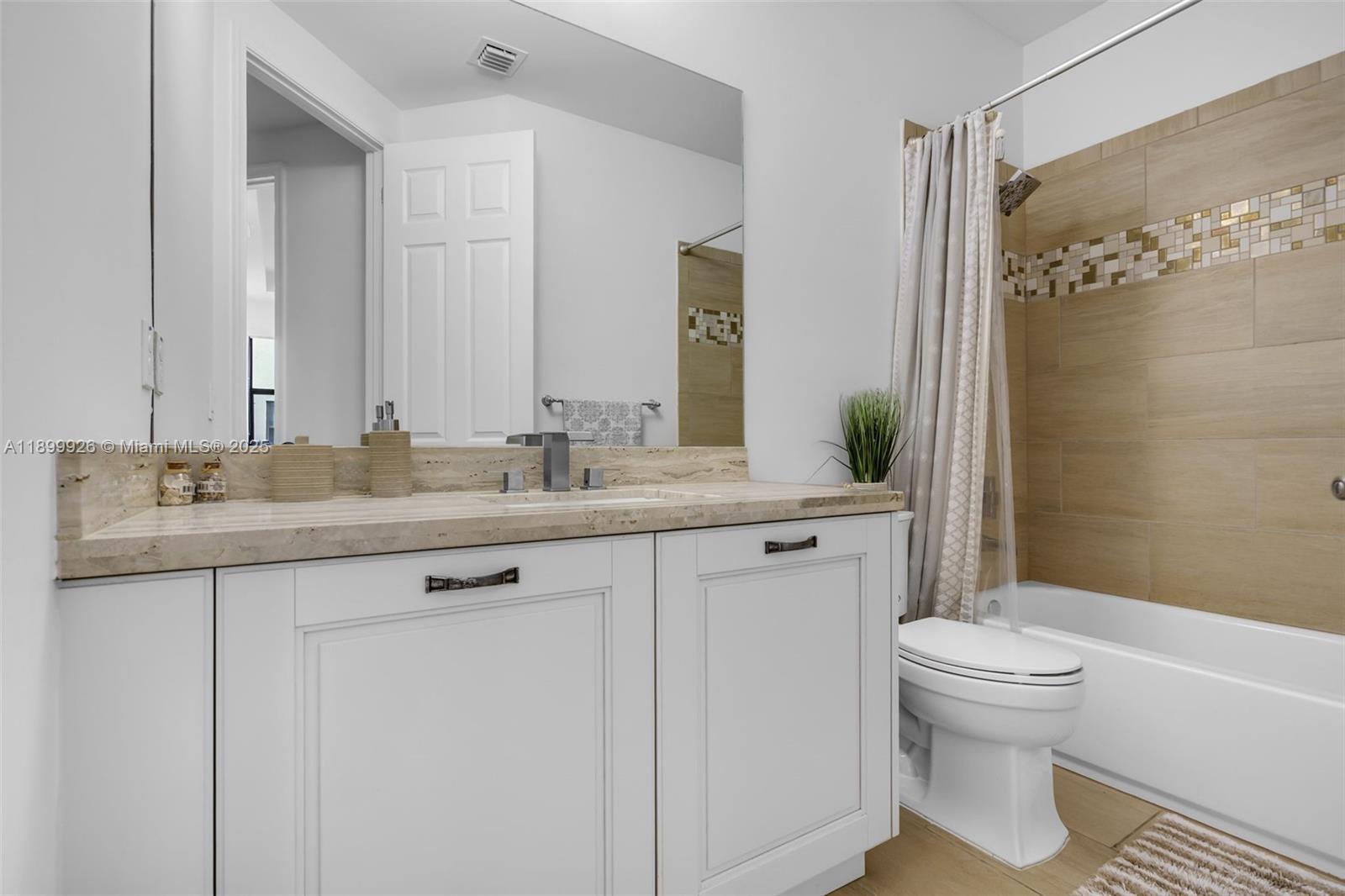 8449 NW 51st Ter, Doral