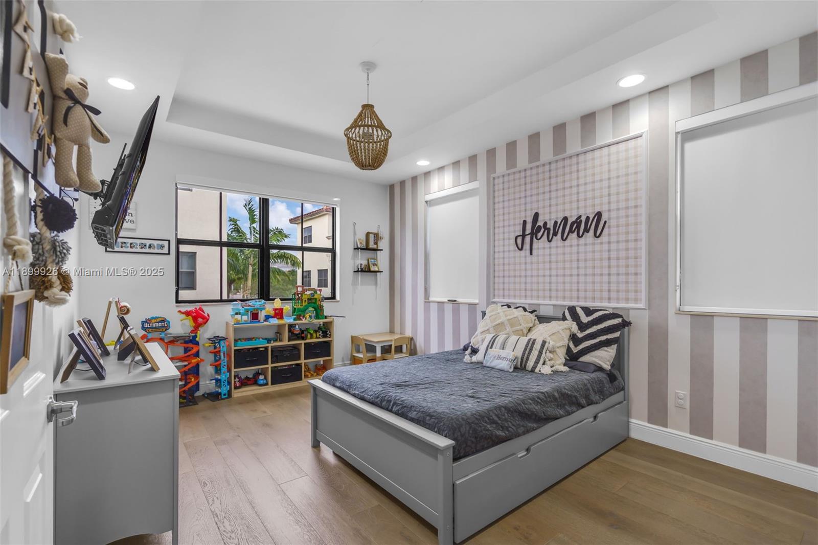 8449 NW 51st Ter, Doral