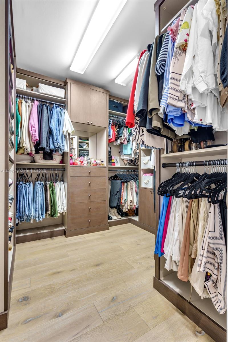 8449 NW 51st Ter, Doral