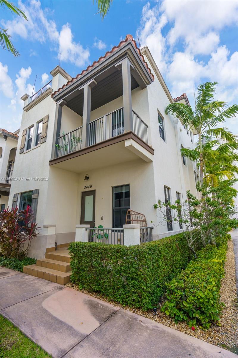 8449 NW 51st Ter, Doral