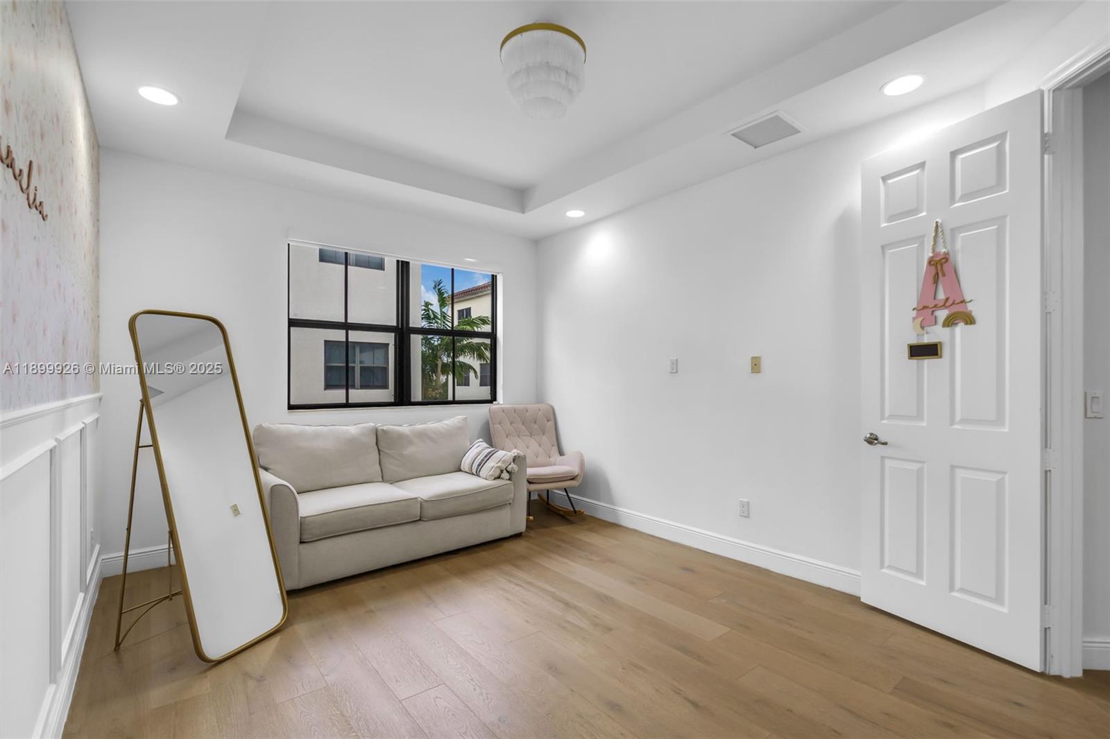 8449 NW 51st Ter, Doral