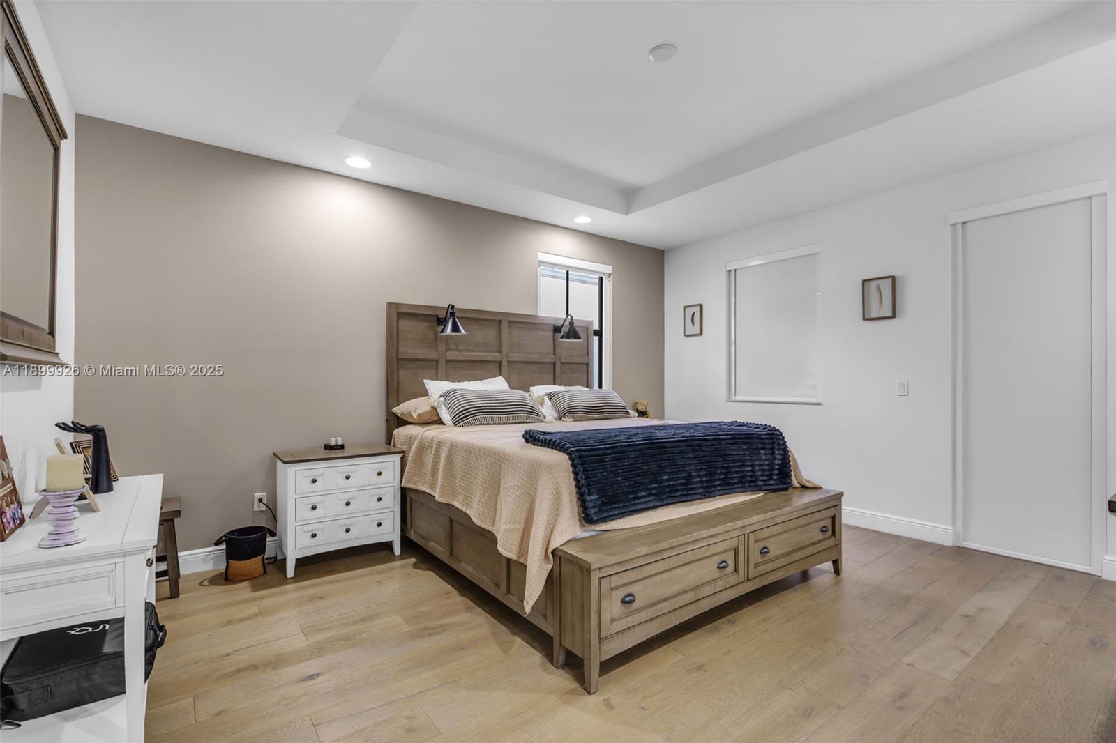 8449 NW 51st Ter, Doral