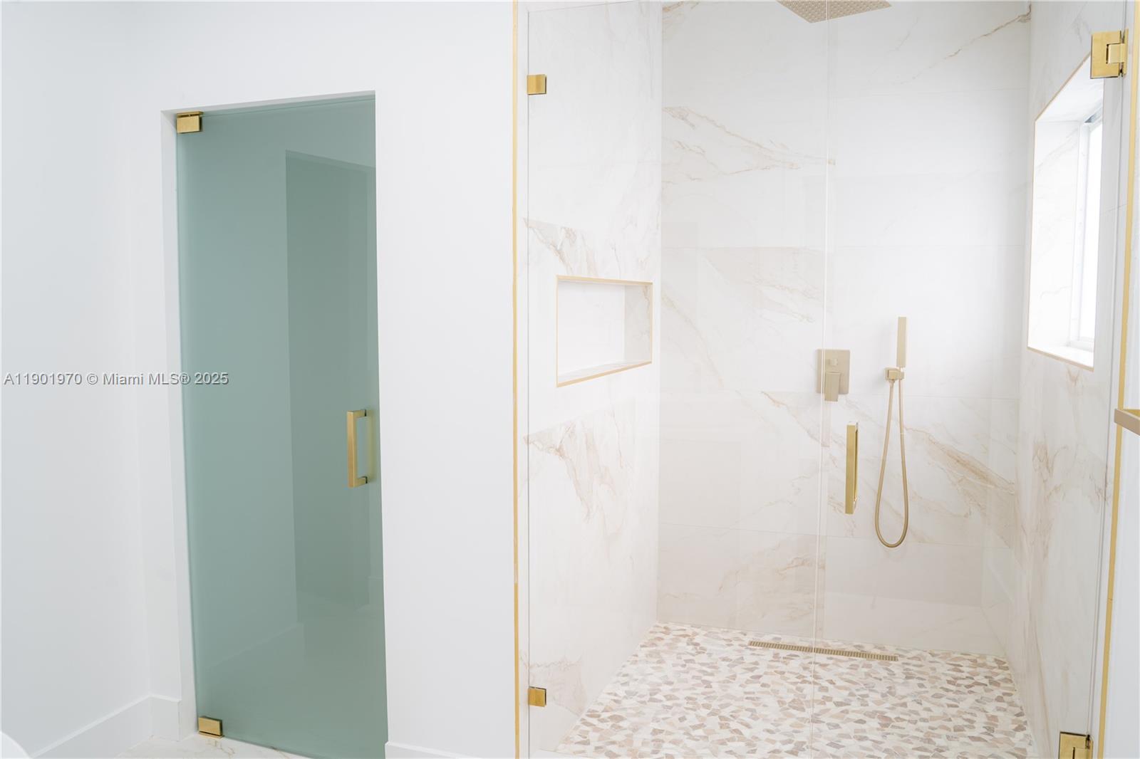 10996 NW 58th Ter, Doral