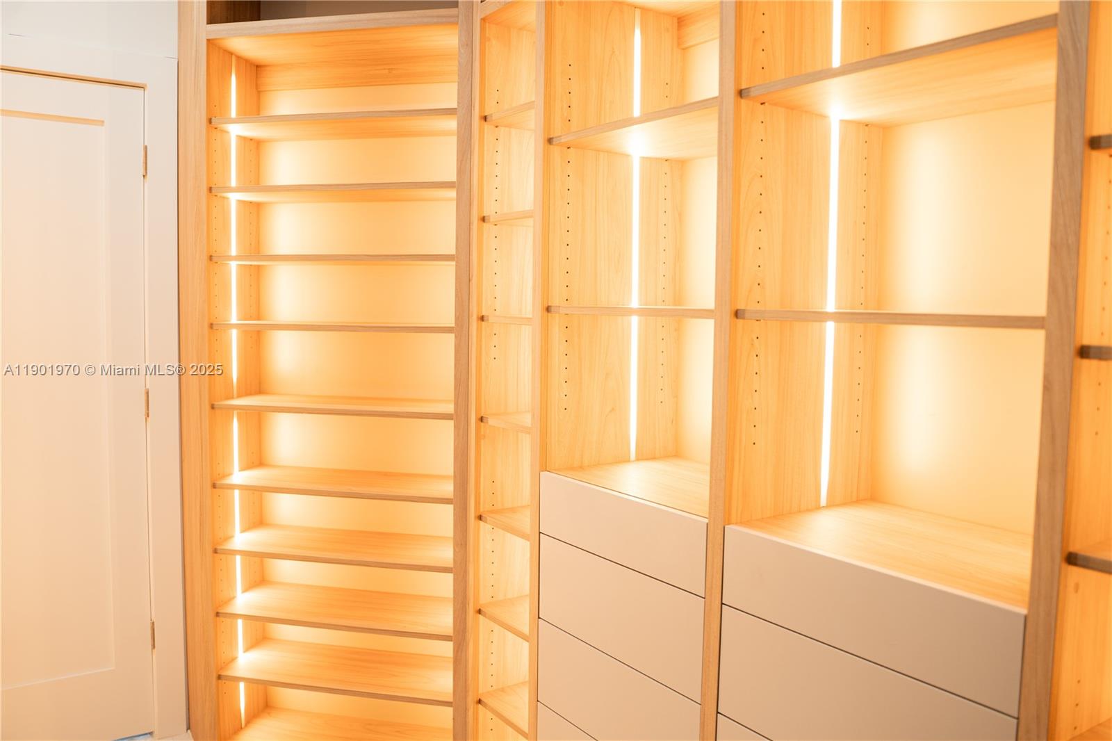 10996 NW 58th Ter, Doral