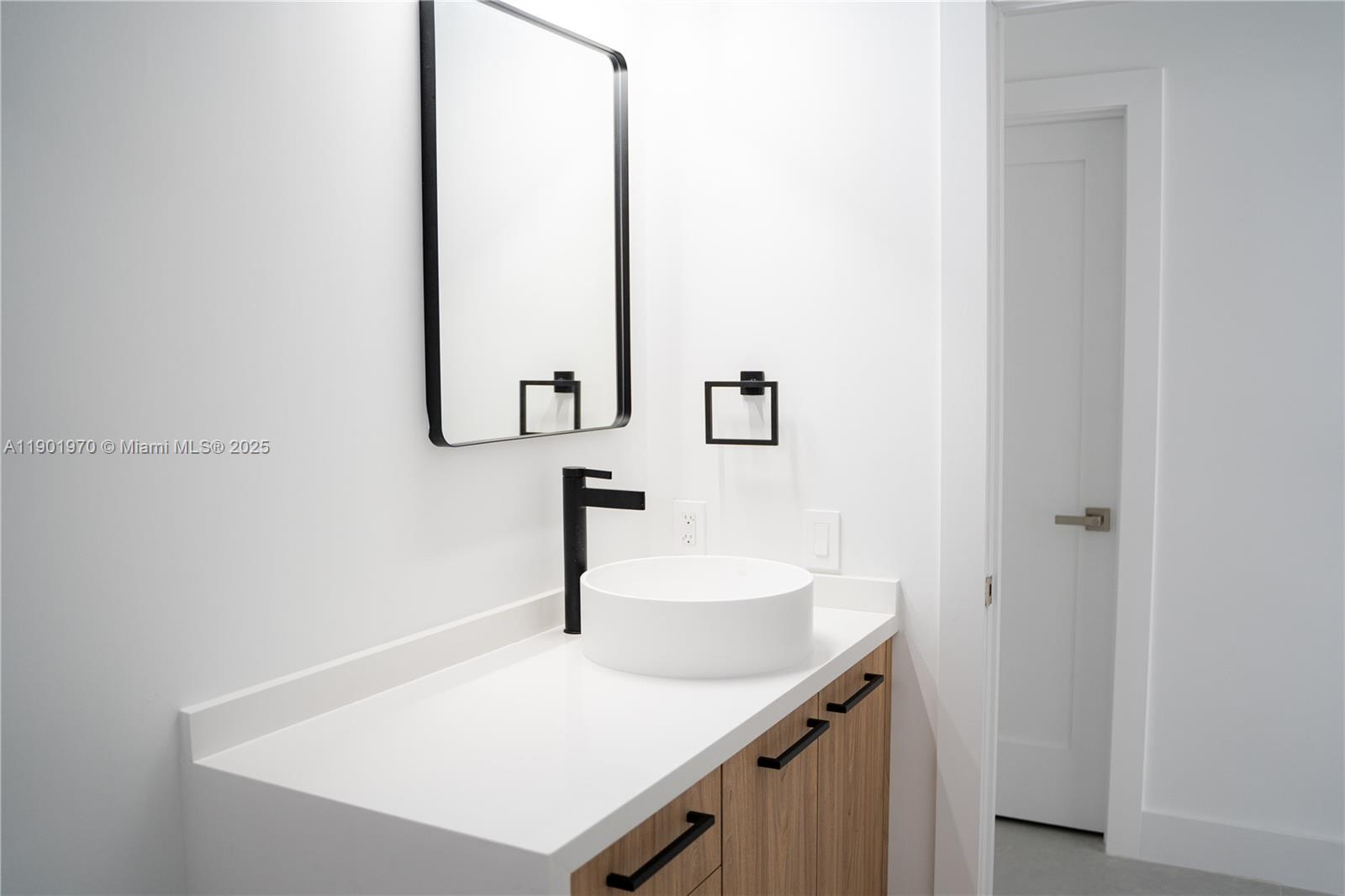 10996 NW 58th Ter, Doral