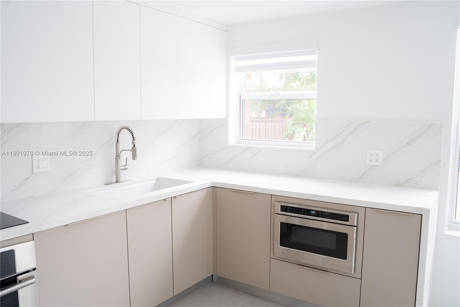 10996 NW 58th Ter, Doral