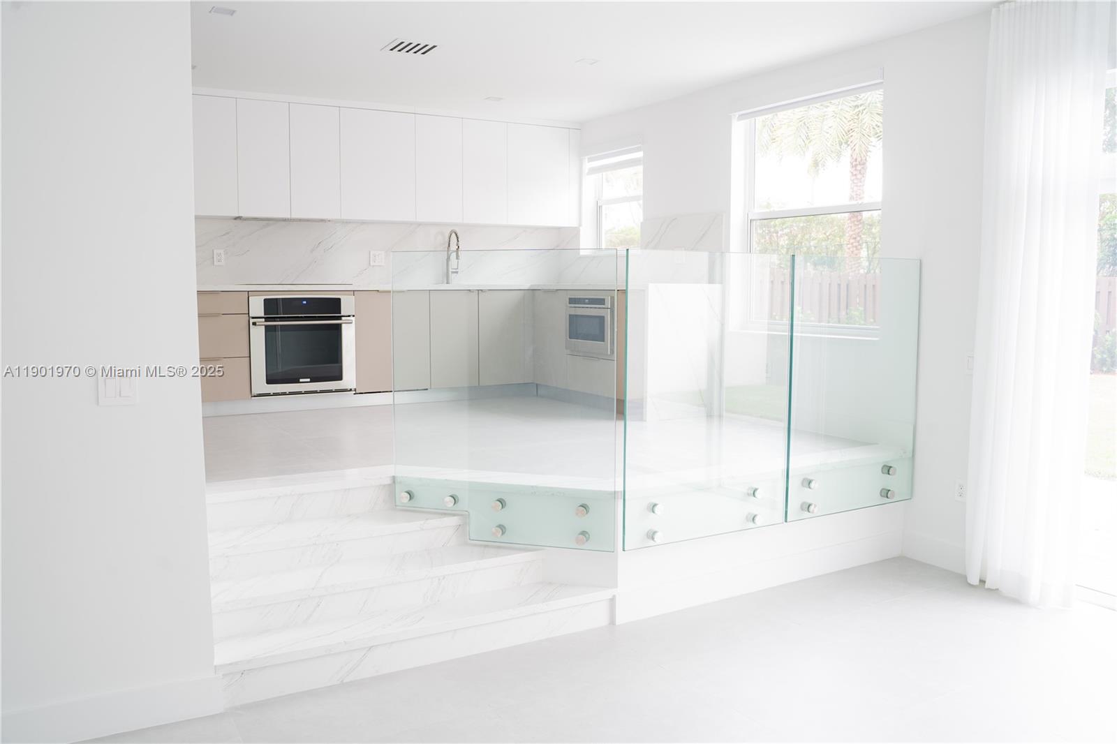 10996 NW 58th Ter, Doral