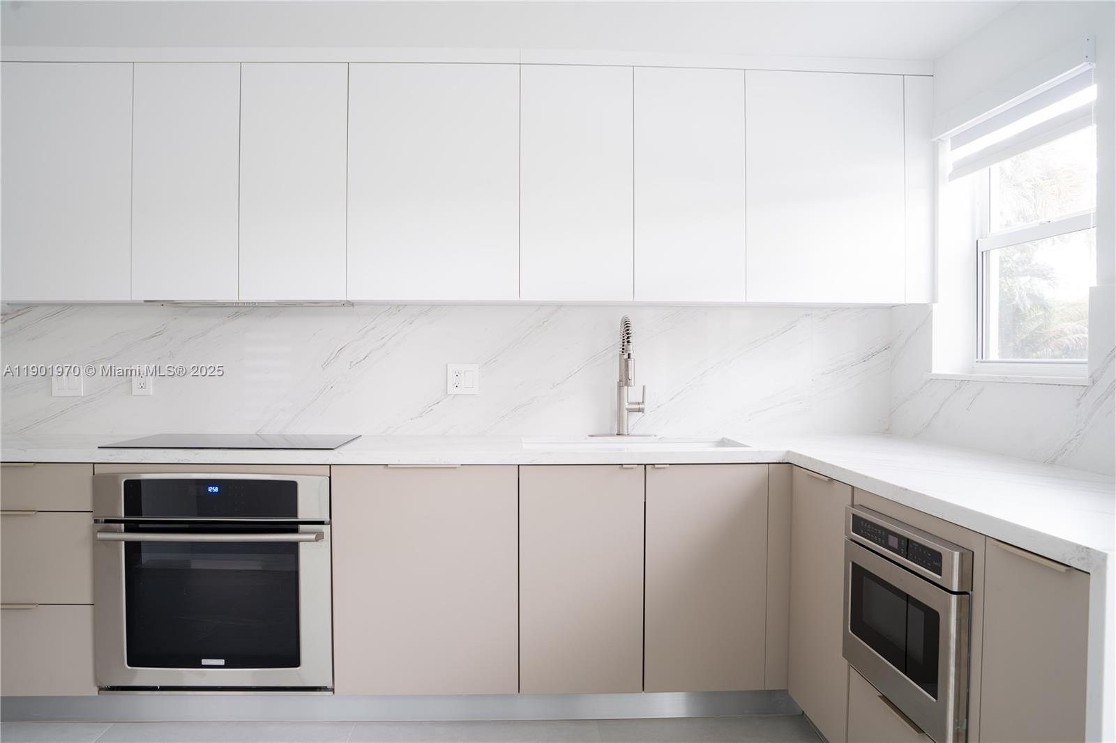 10996 NW 58th Ter, Doral