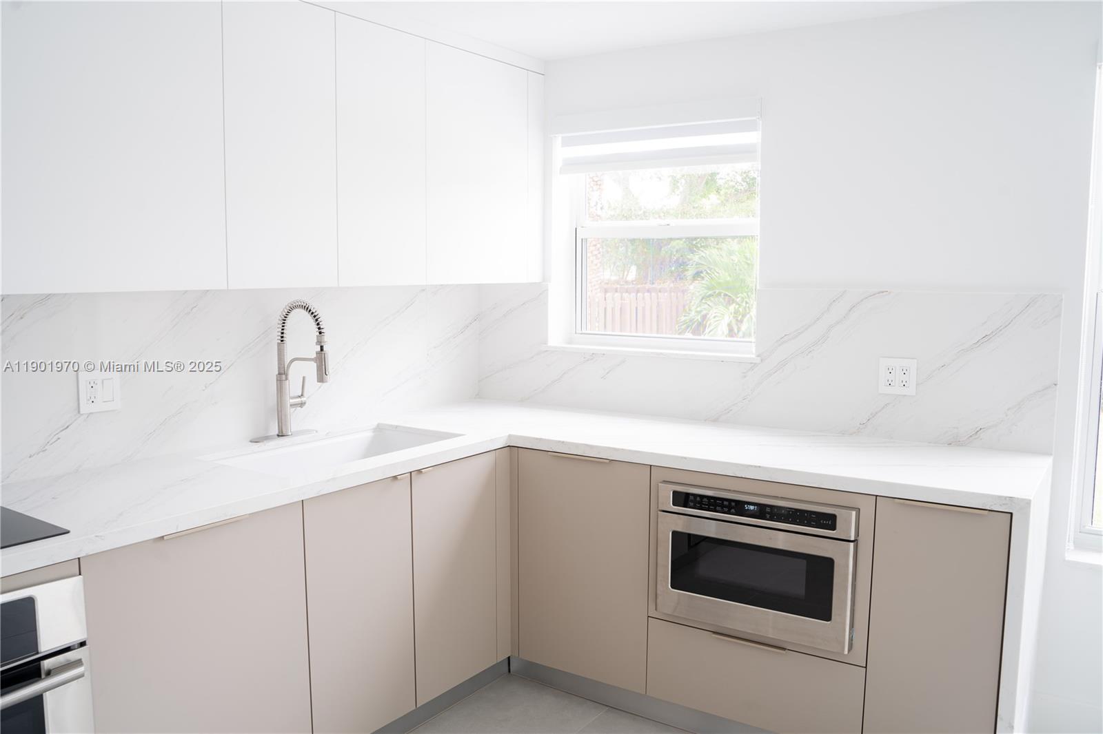 10996 NW 58th Ter, Doral