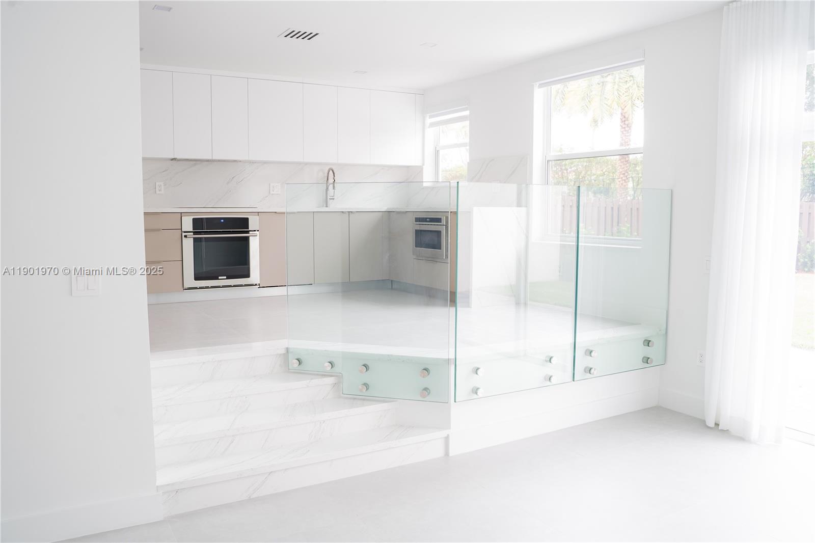 10996 NW 58th Ter, Doral