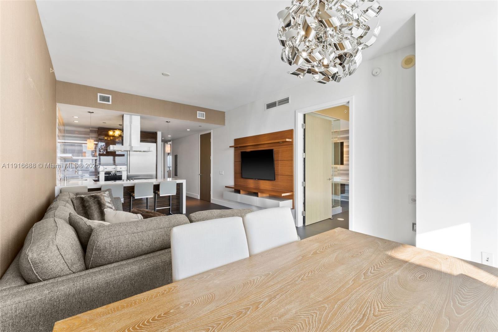 1100 Biscayne Blvd # 4502