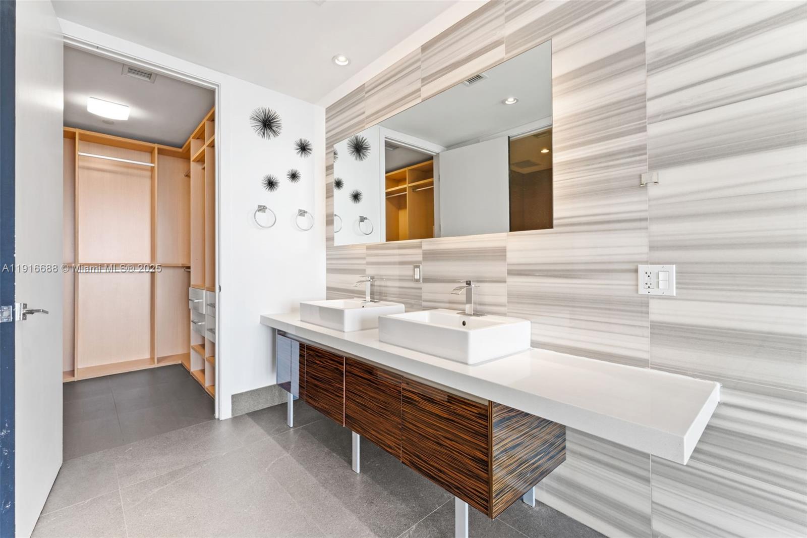 1100 Biscayne Blvd # 4502