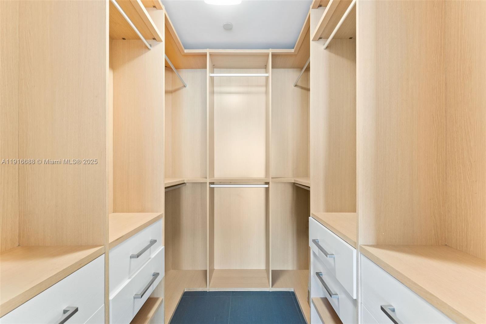 1100 Biscayne Blvd # 4502