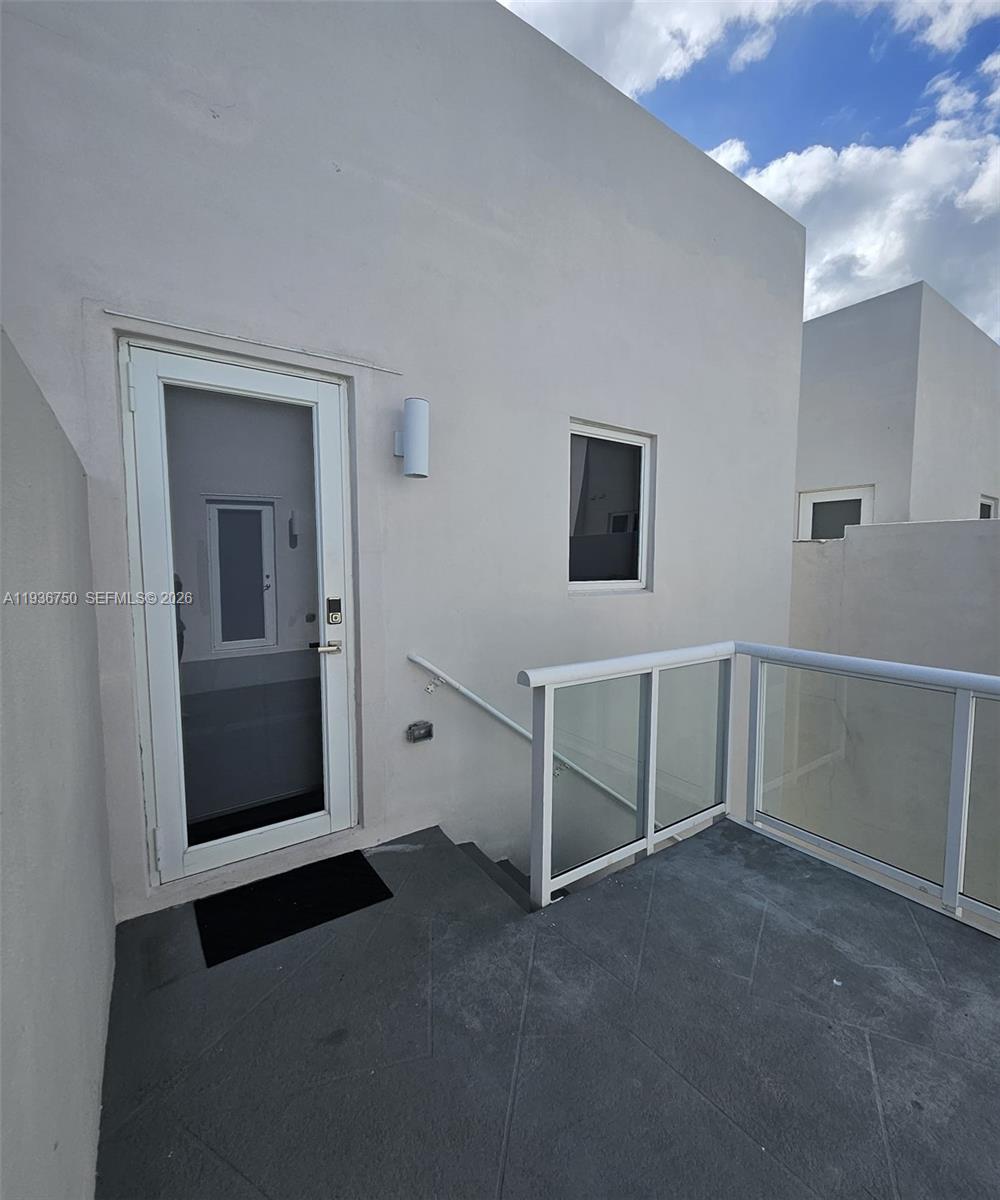 6410 NW 105th Pl Unit: Studio