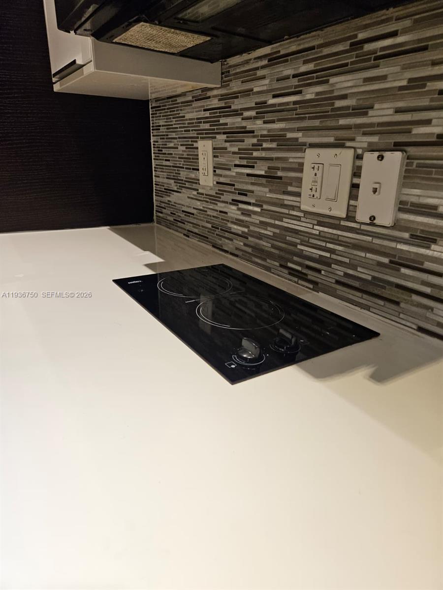 6410 NW 105th Pl Unit: Studio