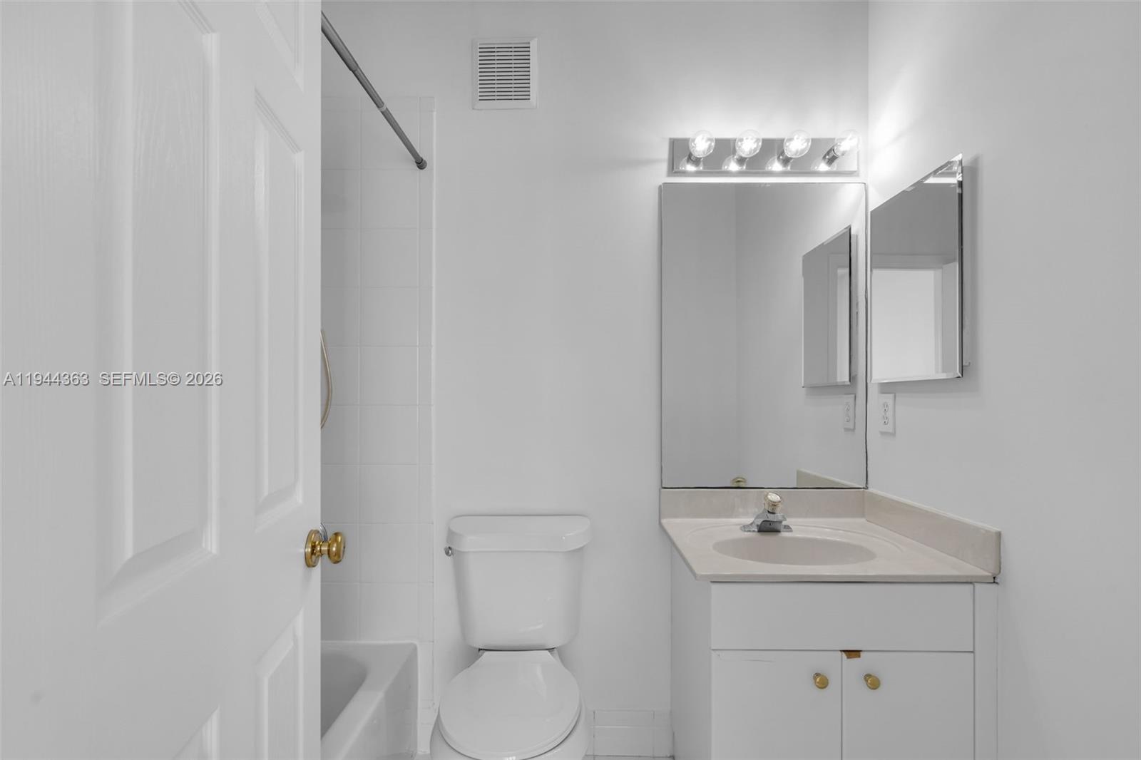 5670 NW 116th Ave # 219