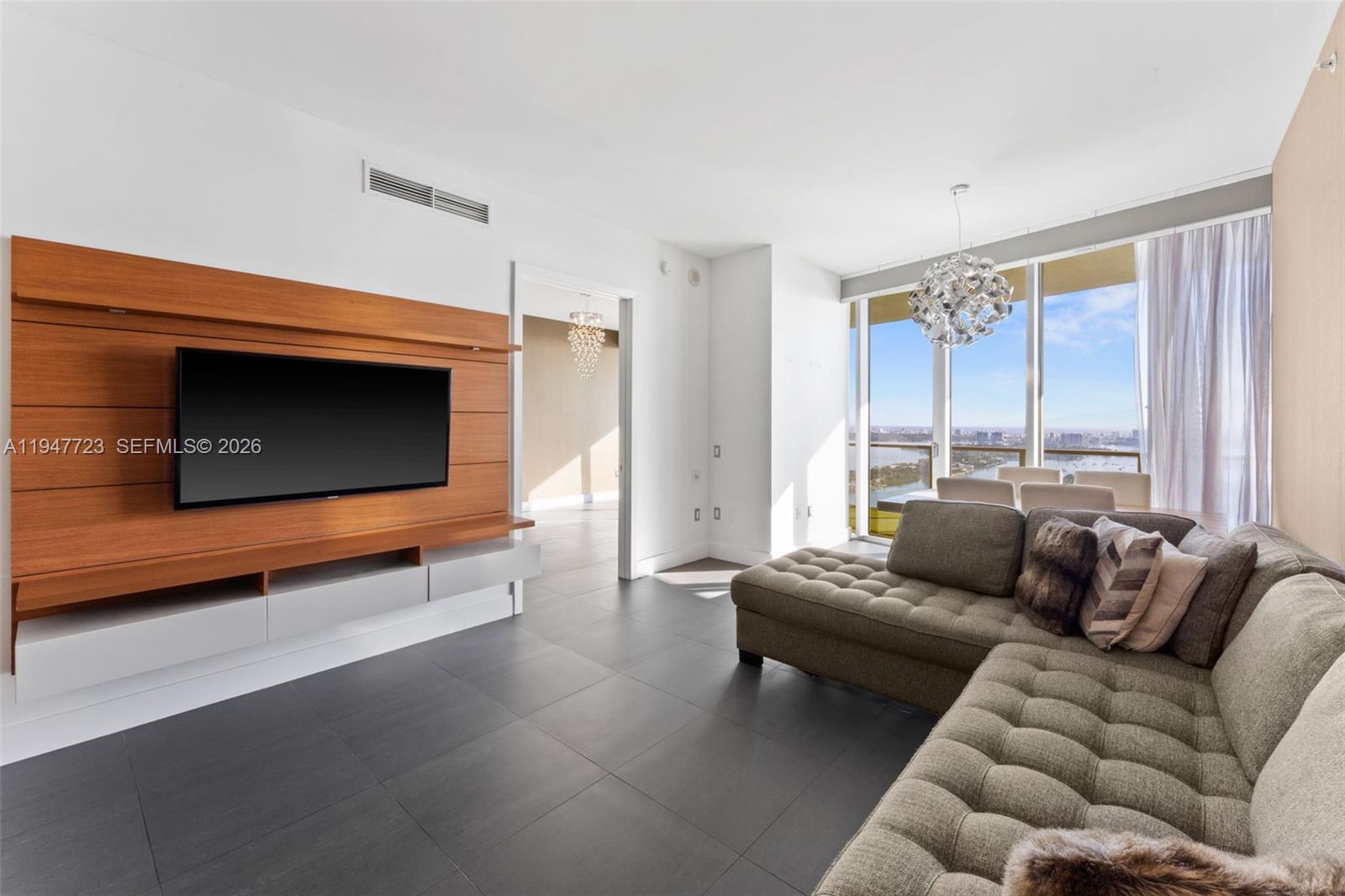 1100 Biscayne Blvd # 4502