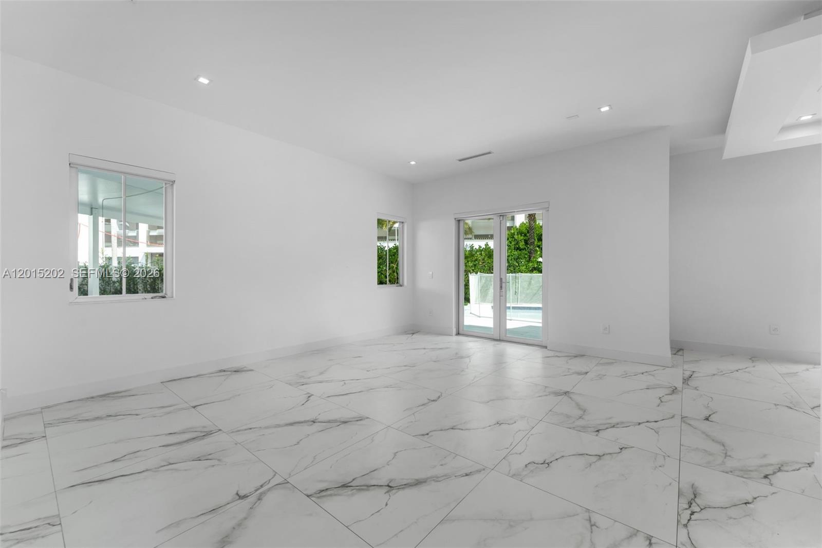 8221 NW 34th Dr