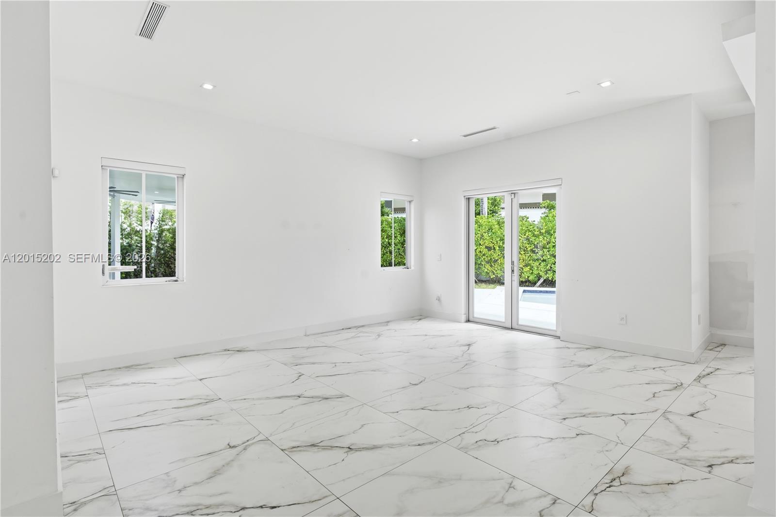 8221 NW 34th Dr