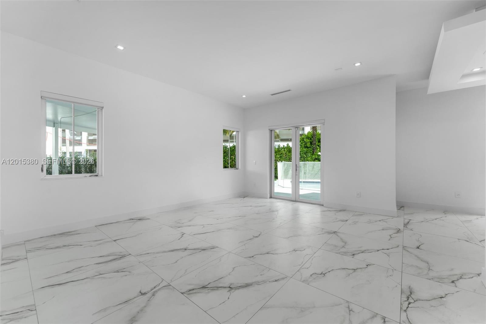 8221 NW 34th Dr