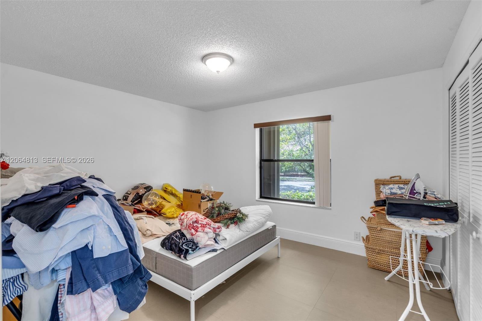 1051 Deerpath Ct