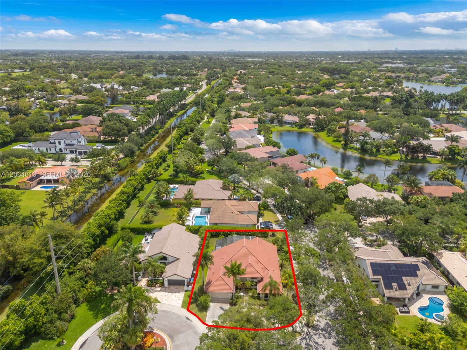1051 Deerpath Ct