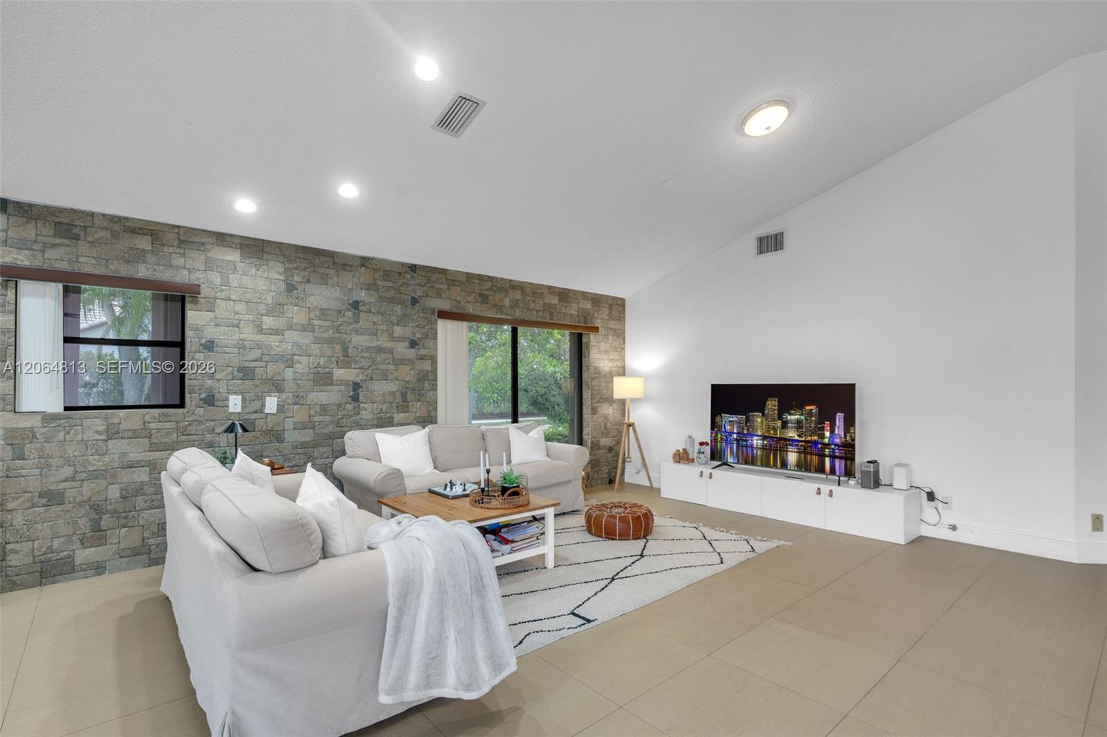 1051 Deerpath Ct