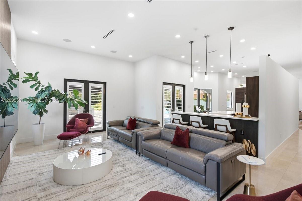 331 SW 124th Ave