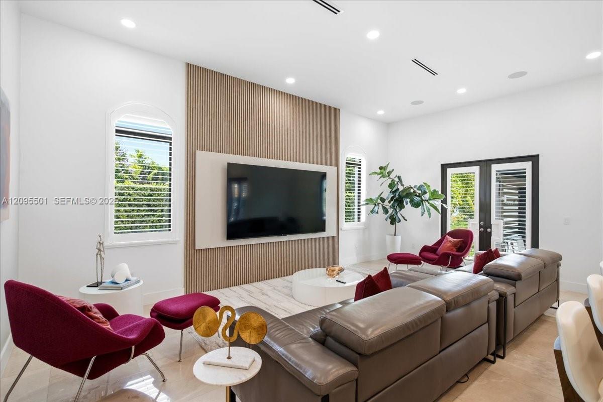 331 SW 124th Ave