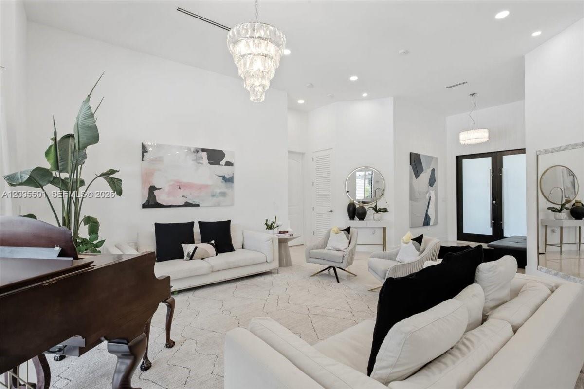 331 SW 124th Ave
