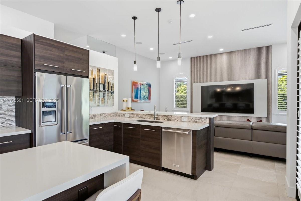 331 SW 124th Ave