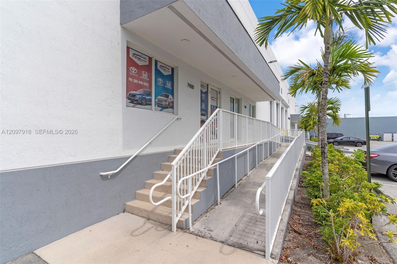 7900 NW 71st St