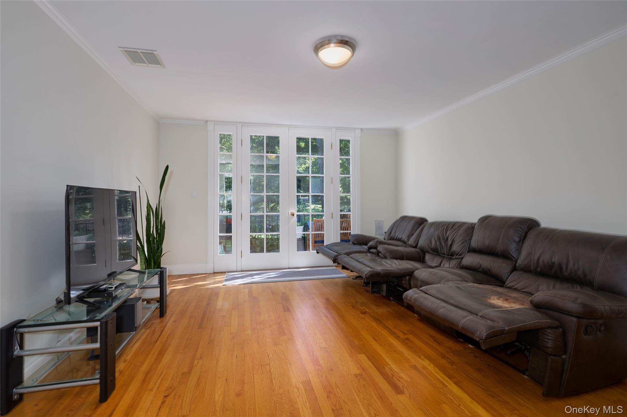 102 W Lake Road