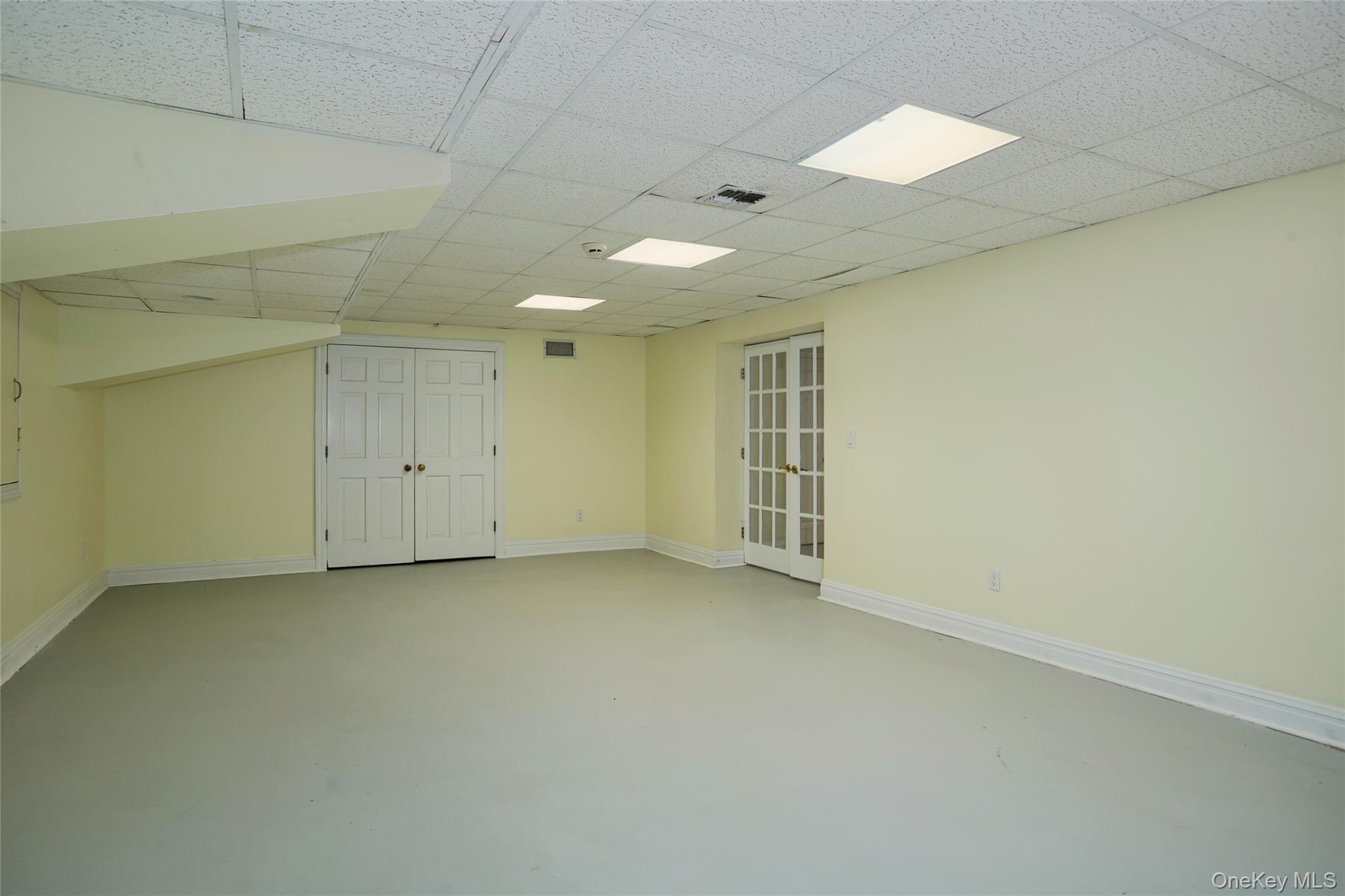 102 W Lake Road