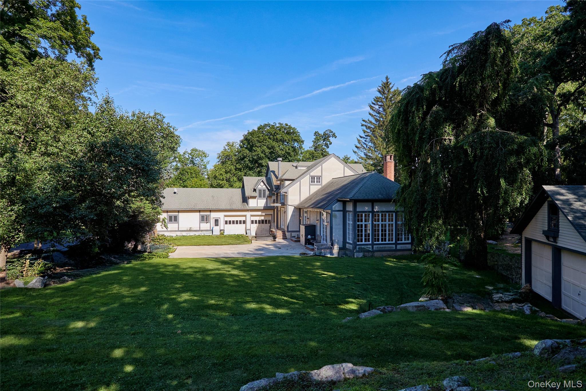 102 W Lake Road