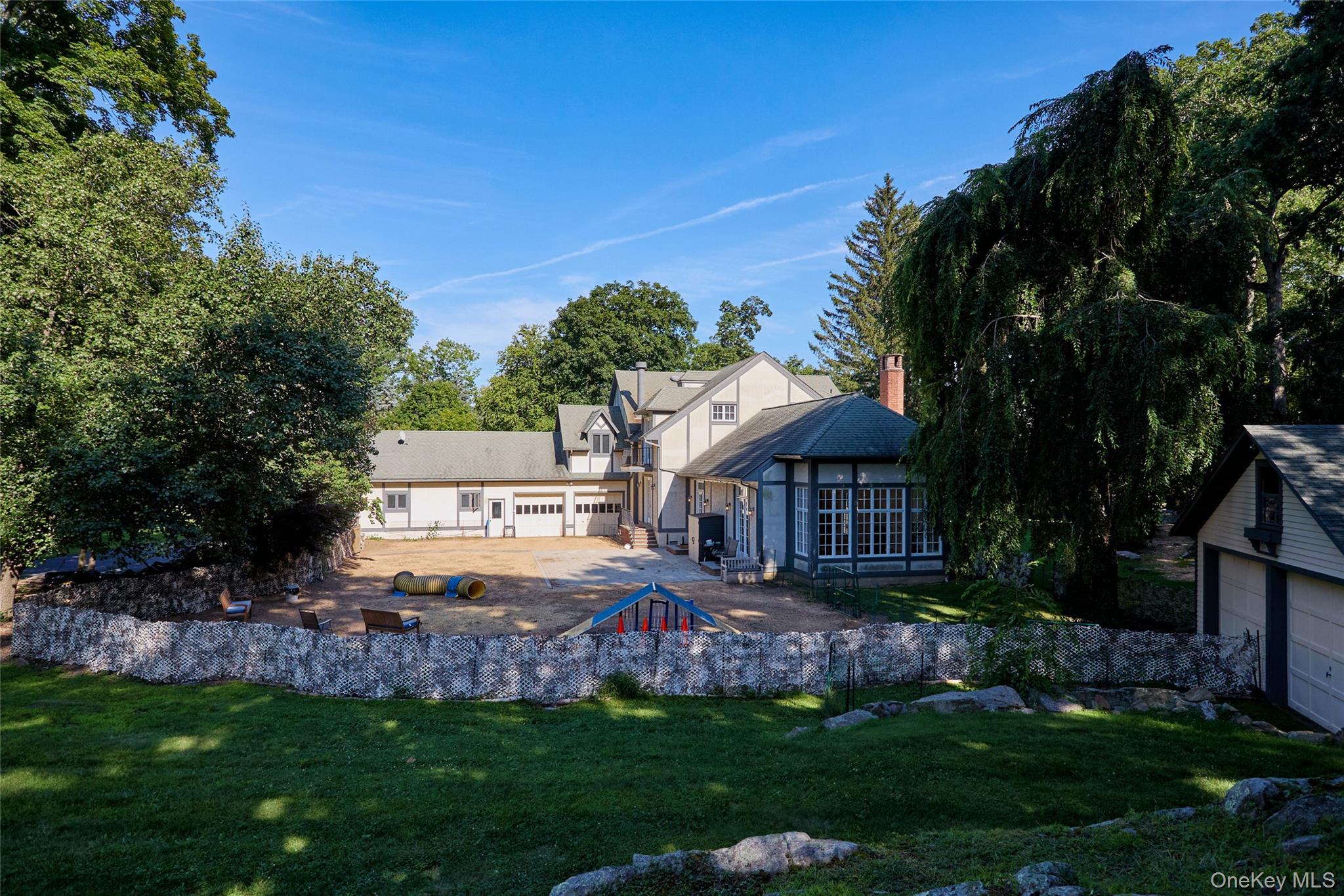 102 W Lake Road