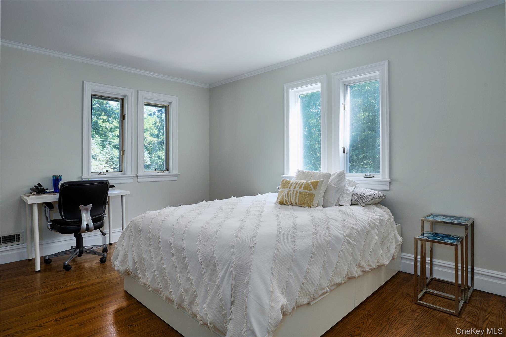 102 W Lake Road