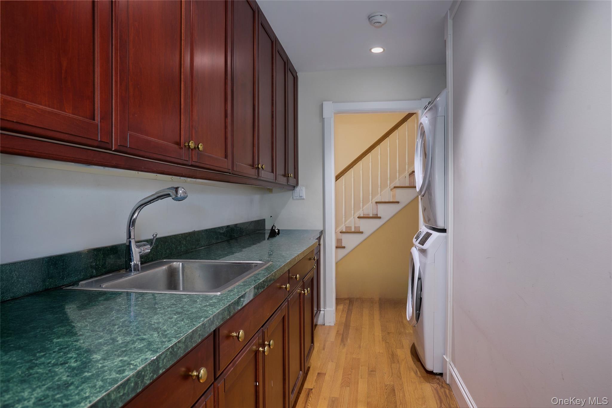 102 W Lake Road