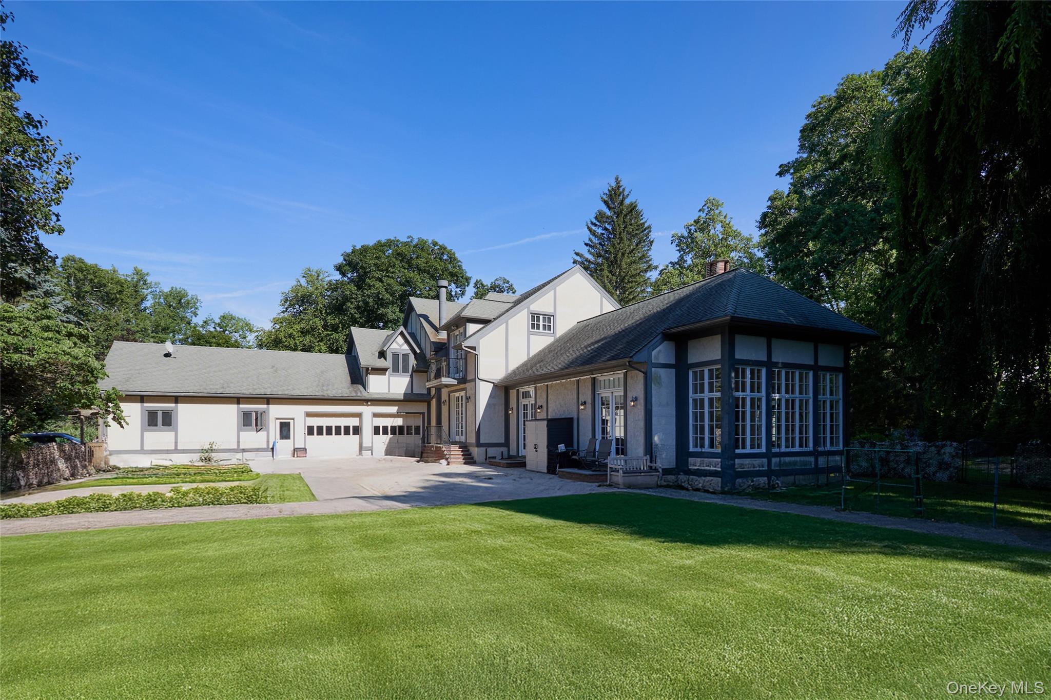 102 W Lake Road