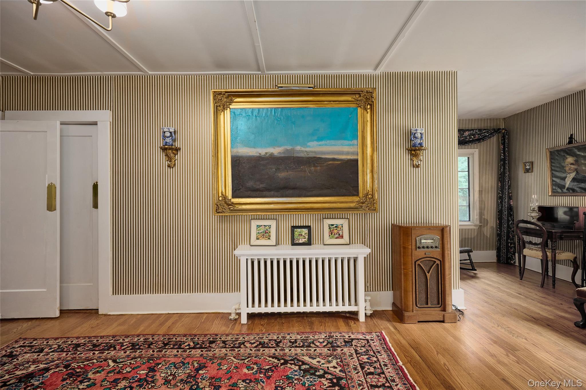 6 Laurel Road