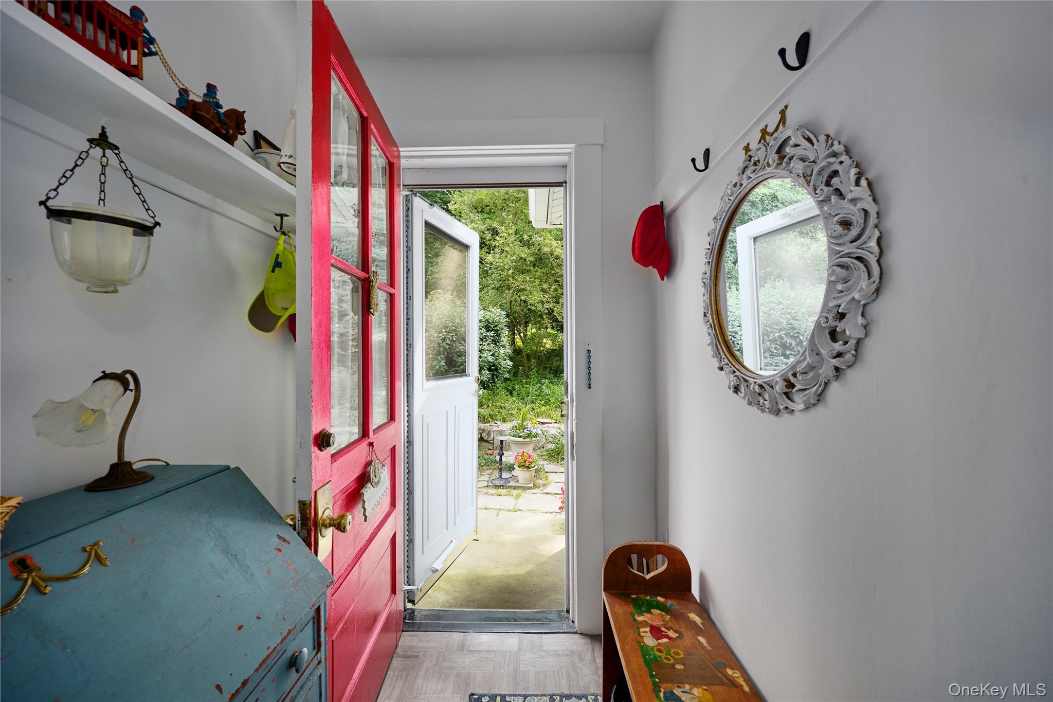 6 Laurel Road