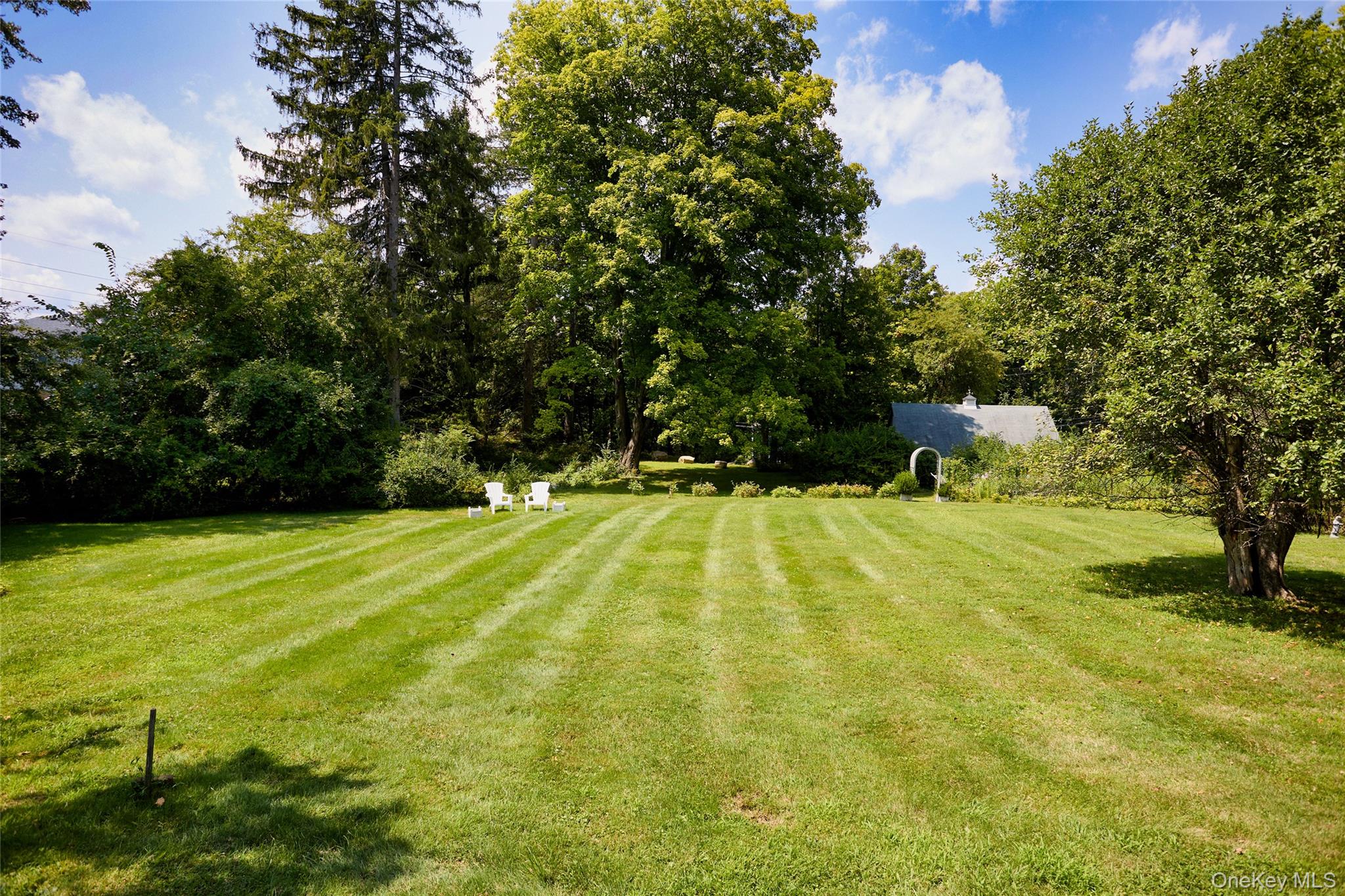 6 Laurel Road