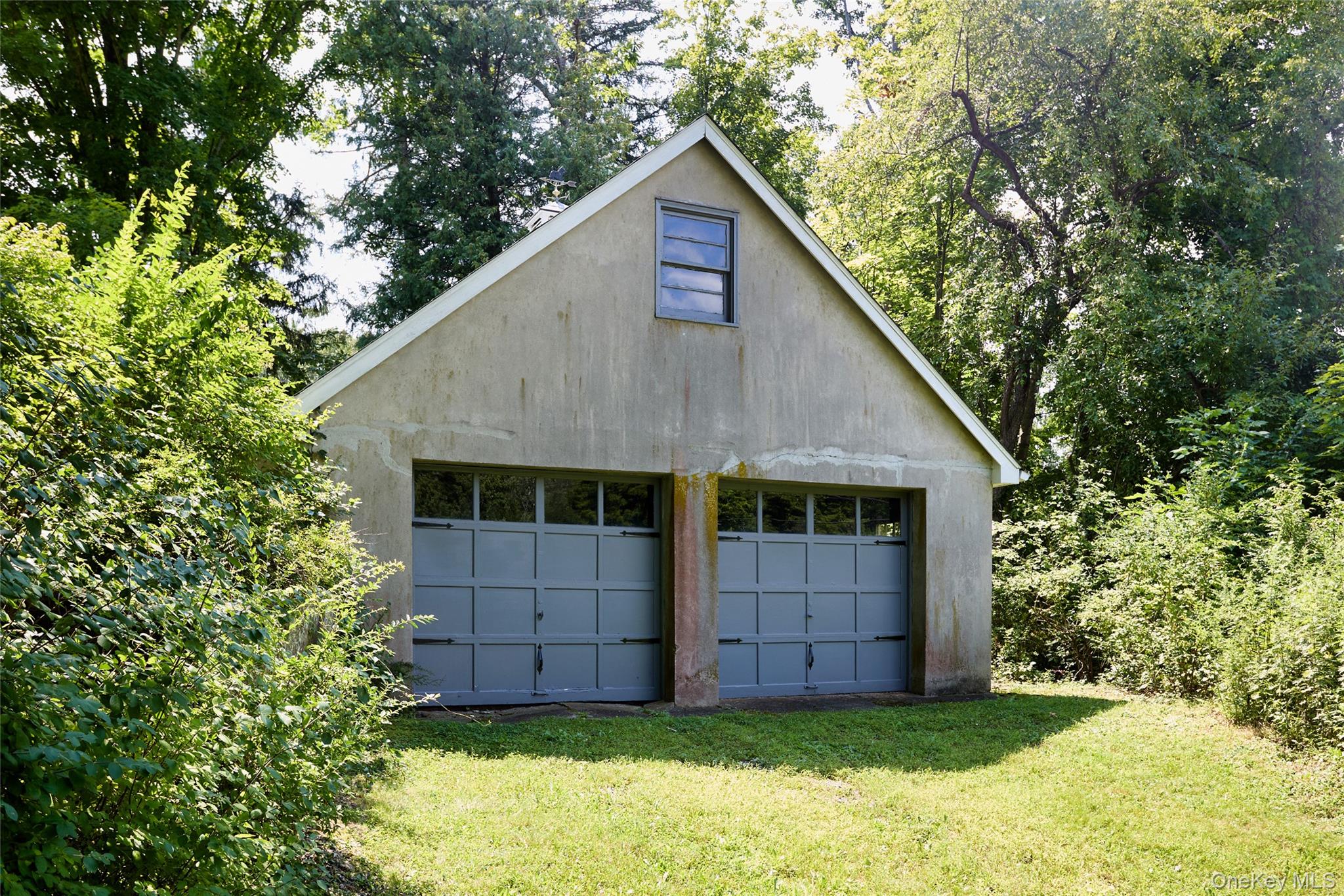 6 Laurel Road