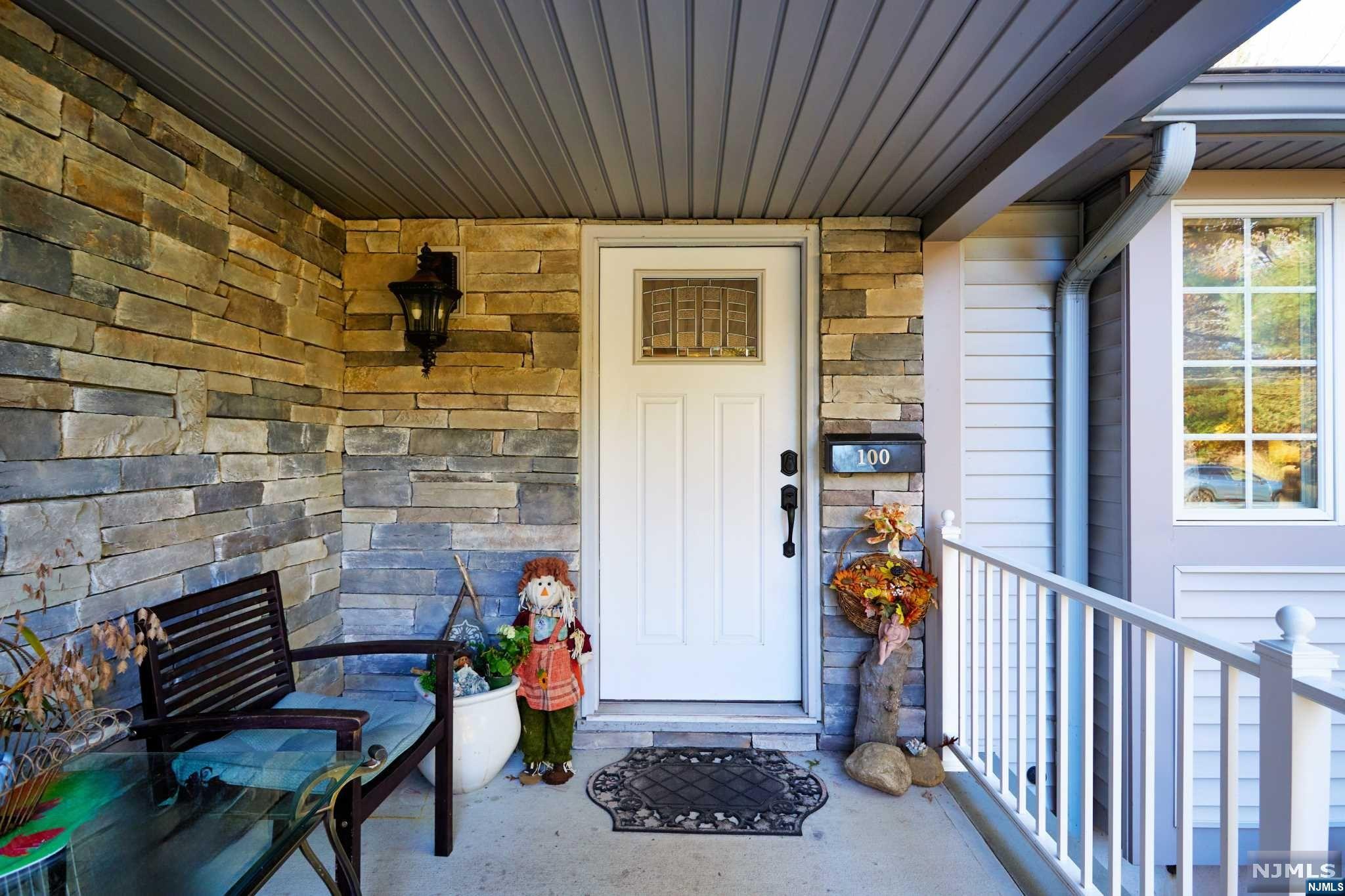 100 Pittis Avenue