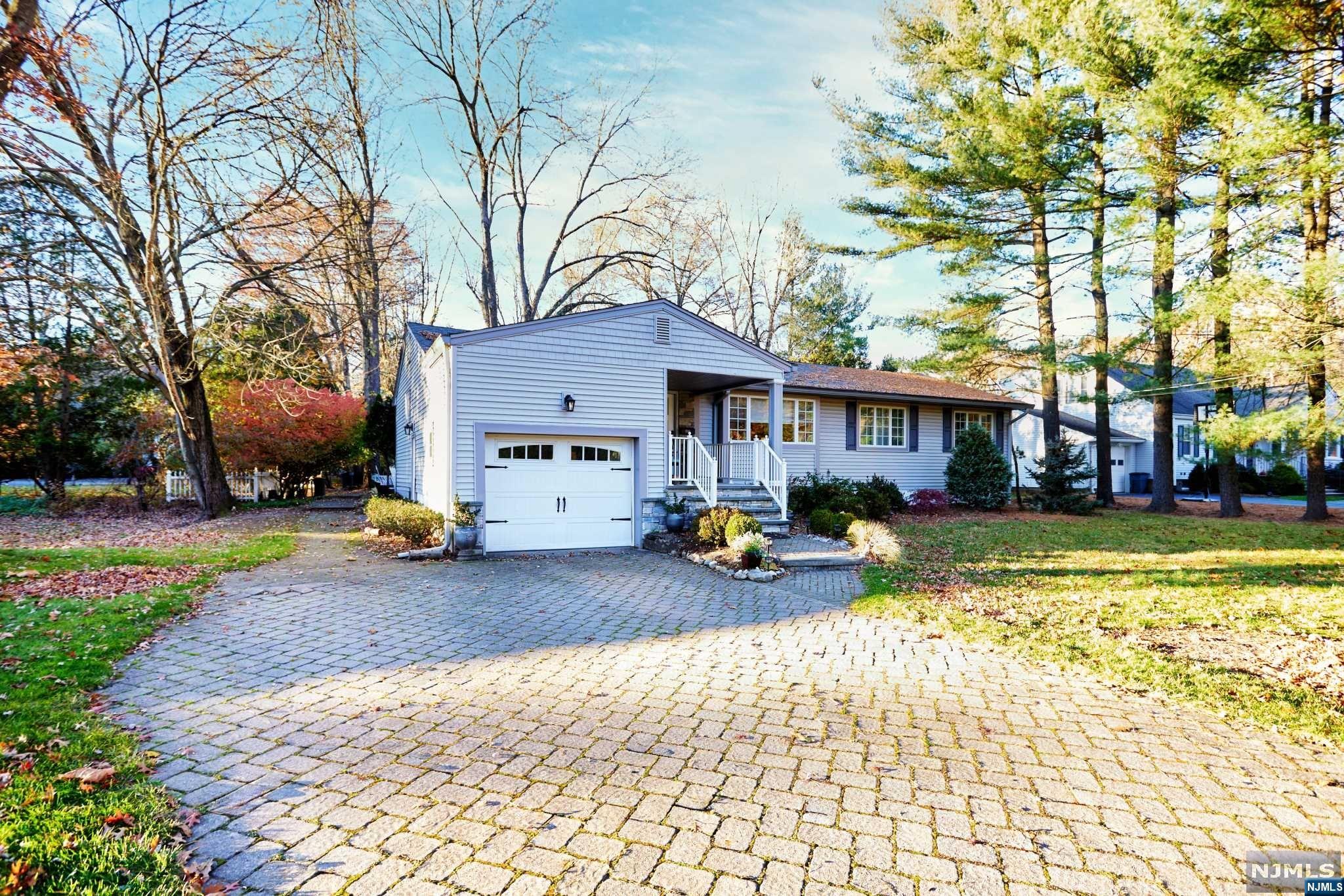 100 Pittis Avenue