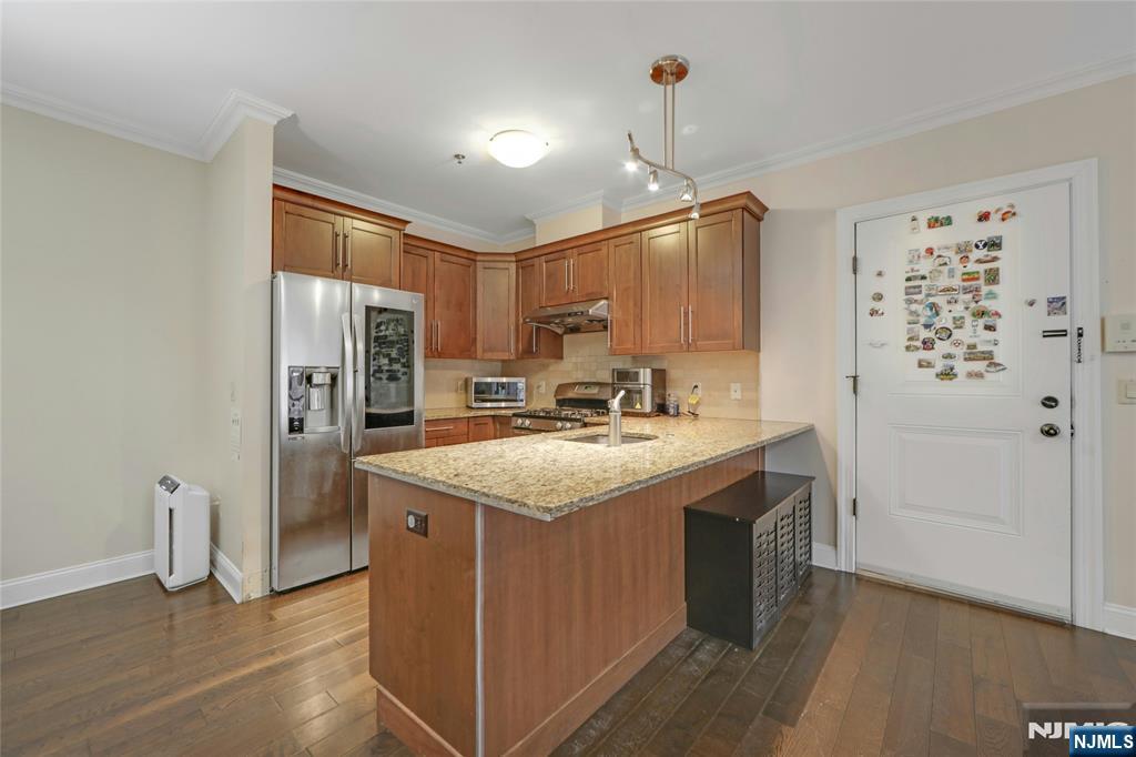 255 Laird Avenue 6