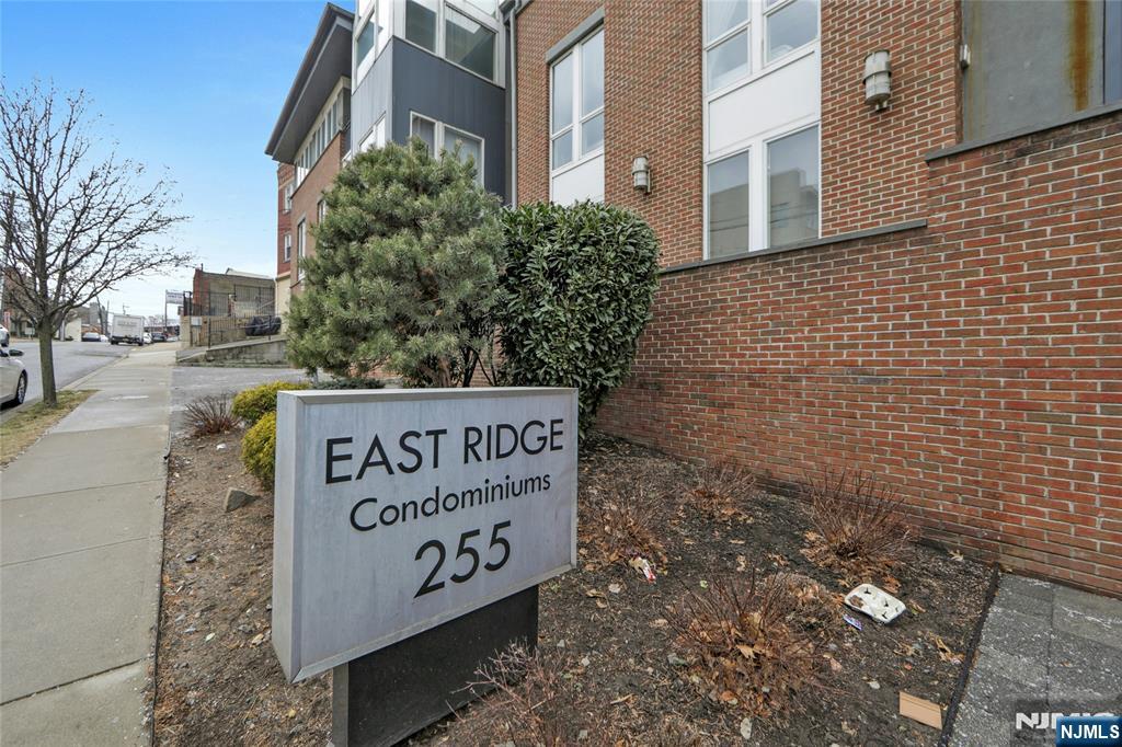 255 Laird Avenue 6