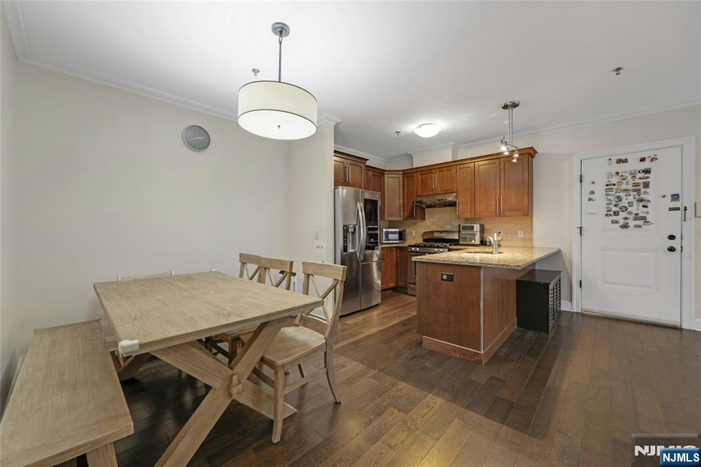 255 Laird Avenue 6
