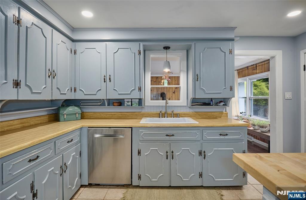 41 Sand Pond Road
